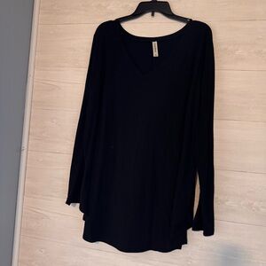 Zenana Outfitters Classic Black Long Sleeve Top